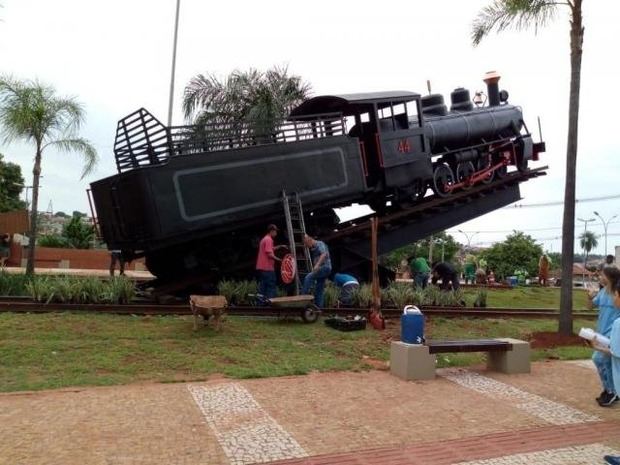 Chuva causa cancelamento da inauguração do monumento Maria Fumaça PMCG