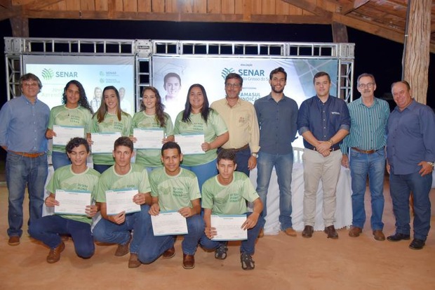 Senar/MS e Fazenda Córrego Azul recebem prêmio nacional por excelência em Programa de Aprendizagem Profissional Rural Senar/MS e Fazenda Córrego Azul recebem prêmio nacional por excelência em Programa de Aprendizagem Profissional Rural
