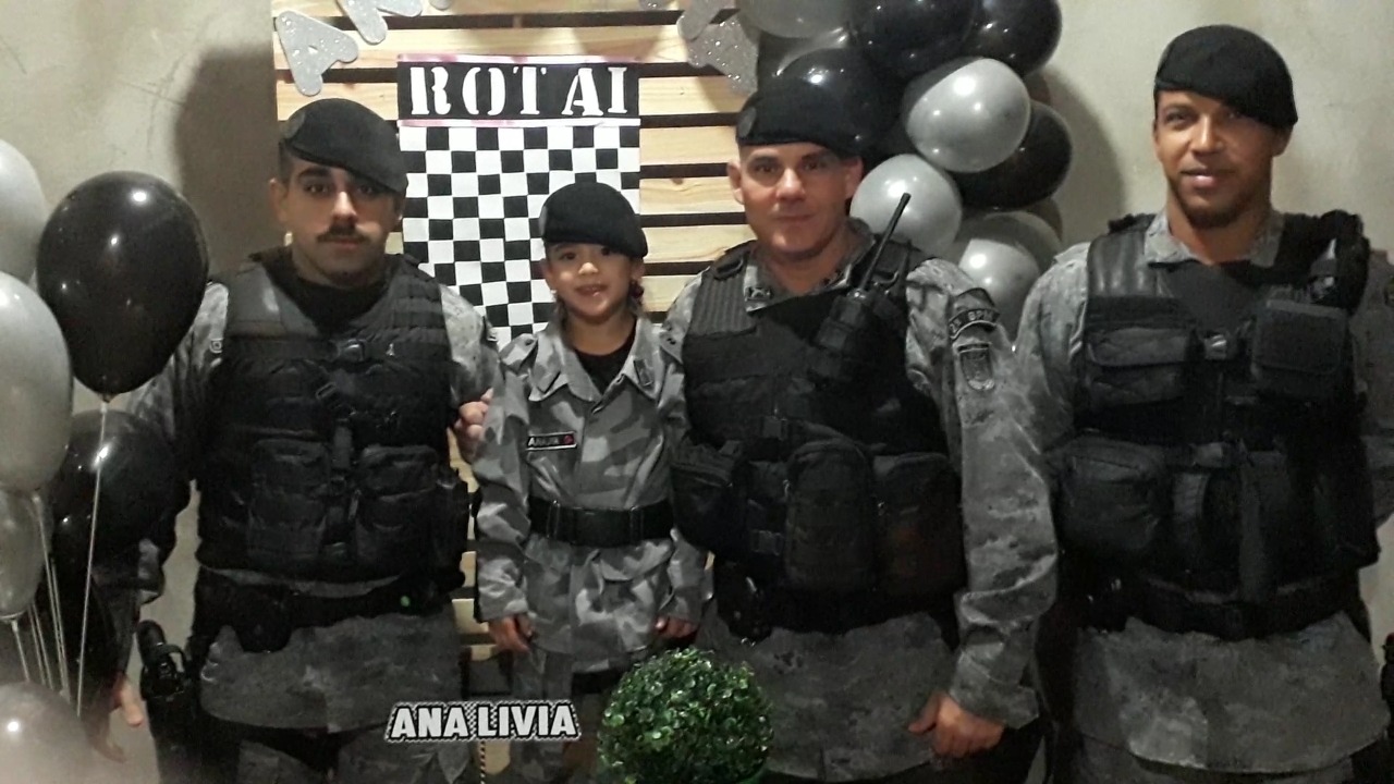Polícia Militar participa de aniversário de criança que sonha em ser policial Polícia Militar participa de aniversário de criança que sonha em ser policial