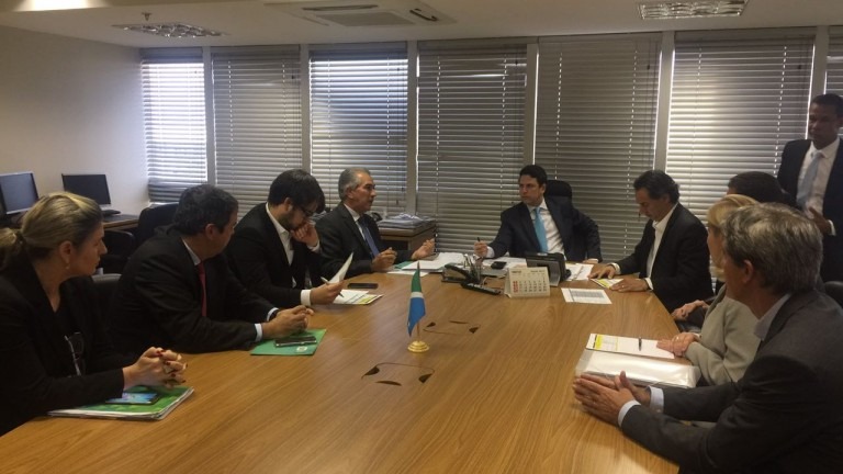 Prefeito garante recursos para continuidade de obras e início da pavimentação do Nova Lima e Vila Nasser Prefeito garante recursos para continuidade de obras e início da pavimentação do Nova Lima e Vila Nasser