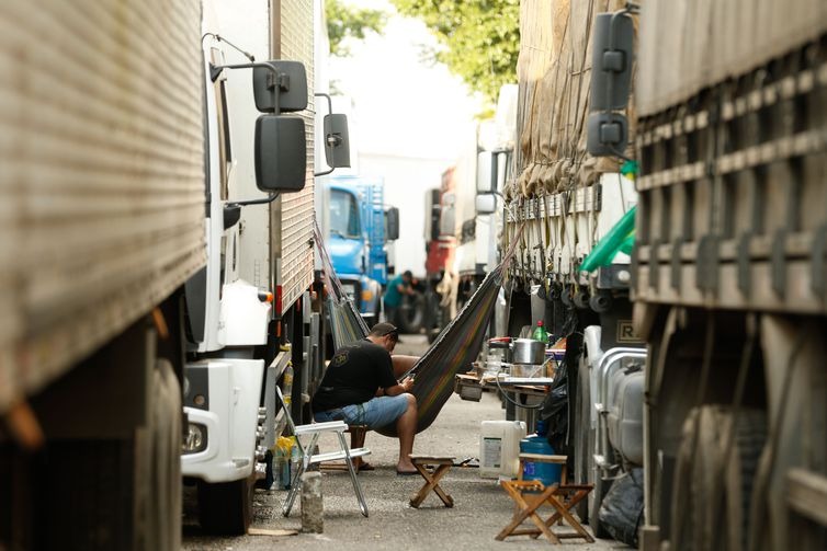 ANTT publica novas regras para cálculo do frete mínimo Em 2018 caminhoneiros fizeram greve reivindicando melhoria no frete mínimo - Arquivo/Agência Brasil