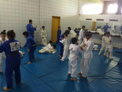 Aulas de judô no Parque Jacques da Luz levam oportunidade a jovens de 7 a 12 anos