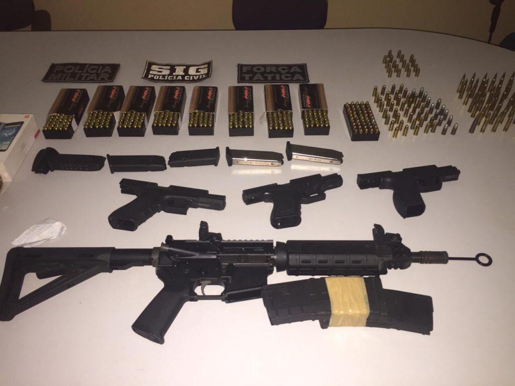 PM localiza bunker de armas e prende suspeitos por roubos PM localiza bunker de armas e prende suspeitos por roubos