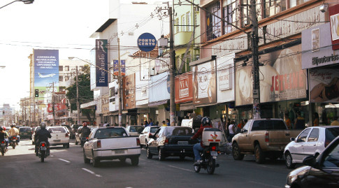 Pagamento do 13° salário anima comerciantes de Campo Grande para aumento das vendas