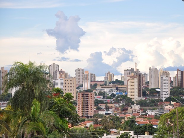 Domingo com chuva, trovoadas e nebulosidade, prevê meteorologia Domingo com chuva, trovoadas e nebulosidade, prevê meteorologia