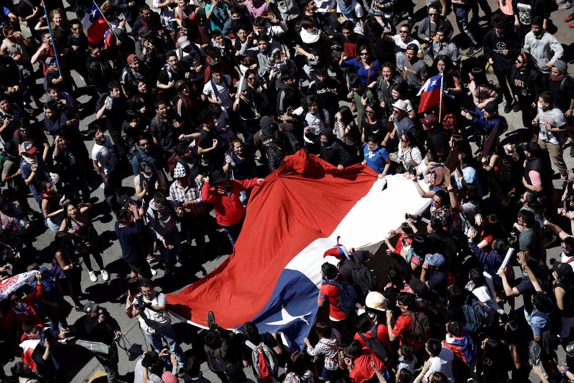 Governo e oposição no Chile fazem acordo para convocar plebiscito STRINGER