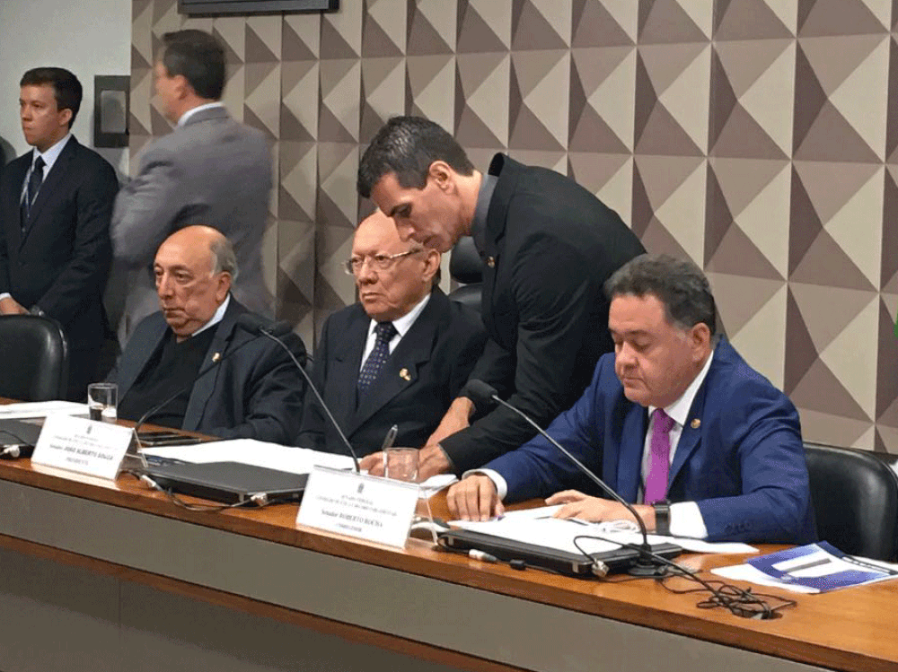 O senador João Alberto (ao centro) presidiu a sessão desta quinta do Conselho de Ética (Foto: Gustavo Garcia)