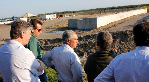Reinaldo Azambuja visita obras de porto e destaca vocação de Porto Murtinho como eixo intermodal Reinaldo Azambuja visita obras de porto e destaca vocação de Porto Murtinho como eixo intermodal