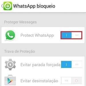 3.
Agora, habilite a opção de proteger o WhatsApp com senha clicando na bolinha da primeira opção. Ela ficará azul.
Foto: Reprodução
