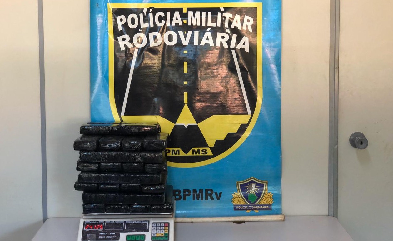 Passageiro em ônibus é flagrado transportando 24 kg maconha para Goiás