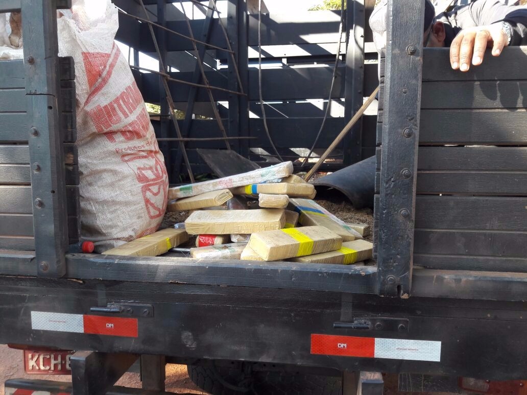 Droga estava em compartimento oculto do veículo. Foto: Osvaldo Duarte