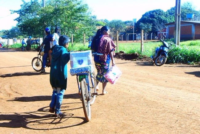 Indígenas de Dourados recebem agasalho de campanha nacional divulgação