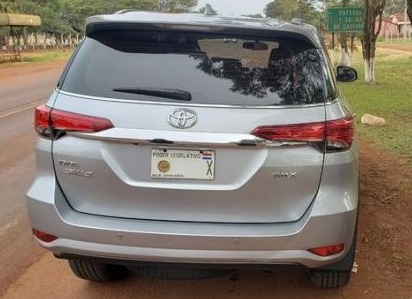 SUV roubada no Brasil é encontrada em poder de deputado no Paraguai SUV roubada no Brasil é encontrada em poder de deputado no Paraguai