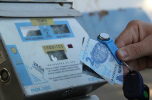 Valor do parquímetro é reajustado após seis anos (Foto: Marcos Ermínio)