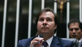 Rodrigo Maia diz que projeto que trata do INSS “é fundamental para o país porque gera, para o próximo ano, uma economia de R$ 8 bilhões. Precisamos votar”. Foto: José Cruz/Agência Brasil