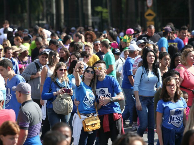 Participantes da Marcha para Jesus 2015 (Foto: Marcelo Brandt/G1)