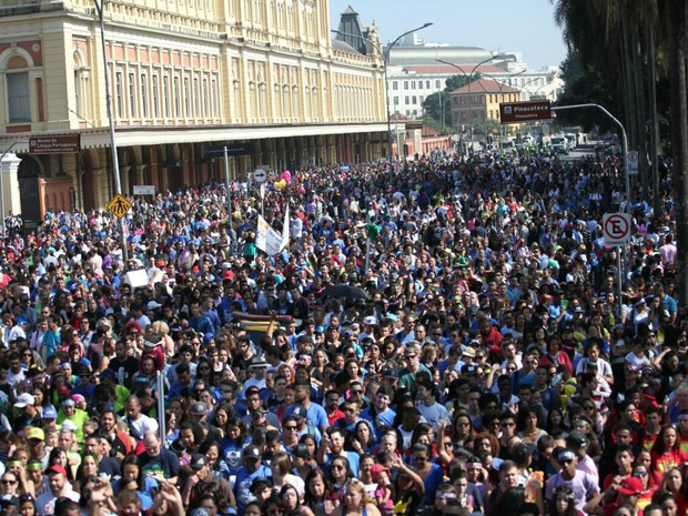 Participantes da Marcha para Jesus 2015 (Foto: Marcelo Brandt/G1)