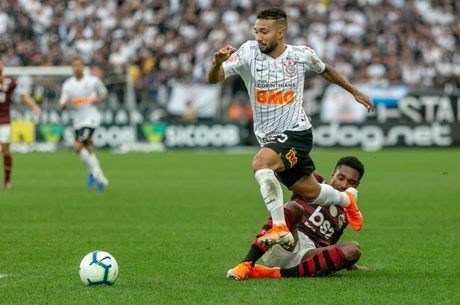 Corinthians e Flamengo empatam jogo em que VAR chamou atenção Clayson foi um dos destaques de Corinthians x Flamengo
Marivaldo Oliveira/Estadão Conteúdo