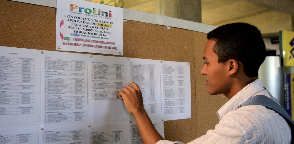 Candidatos na lista de espera do ProUni têm até hoje para se apresentar Candidatos na lista de espera do ProUni têm até hoje para se apresentar