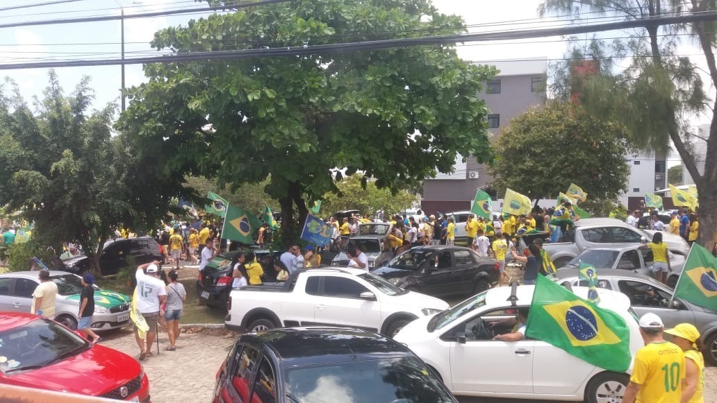 Manifestantes vão a rua para buzinaço pelo impeachment do ministro do STF Carreata a favor de Bolsonaro em 2018. Arquivo