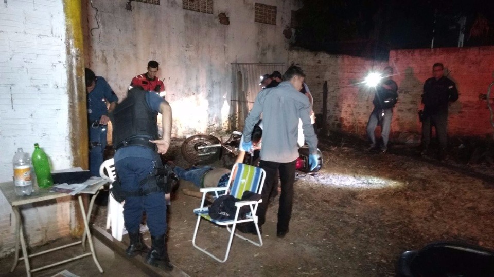 Dois homens são executados a tiros em Dourados Perícia Técnica no local do crime. Foto: Osvaldo Duarte