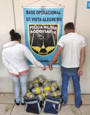 Casal é preso com skank dentro de um táxi na MS-164 Divulgação