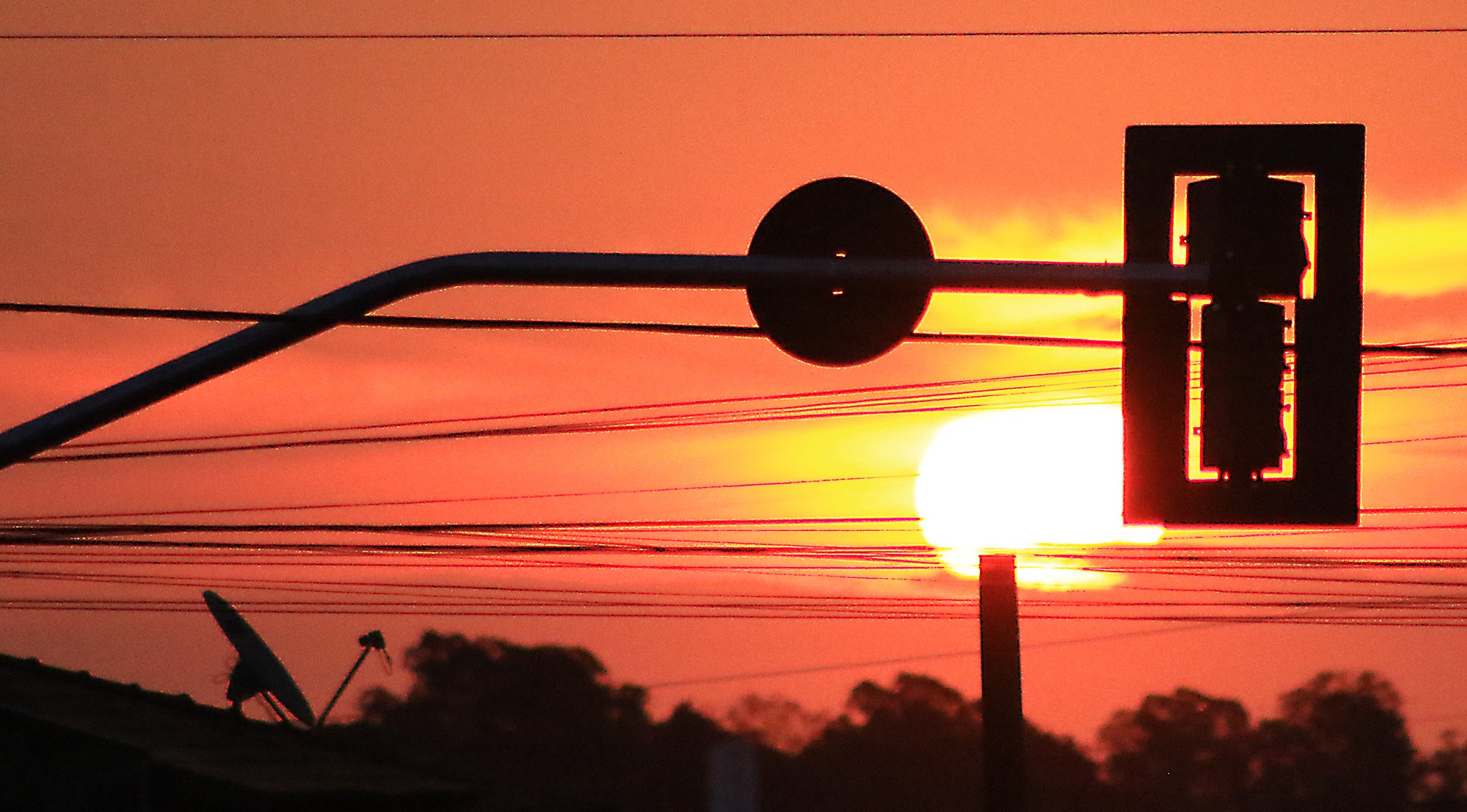 Segunda-feira de tempo estável e calor de 39°C Edemir Rodrigues