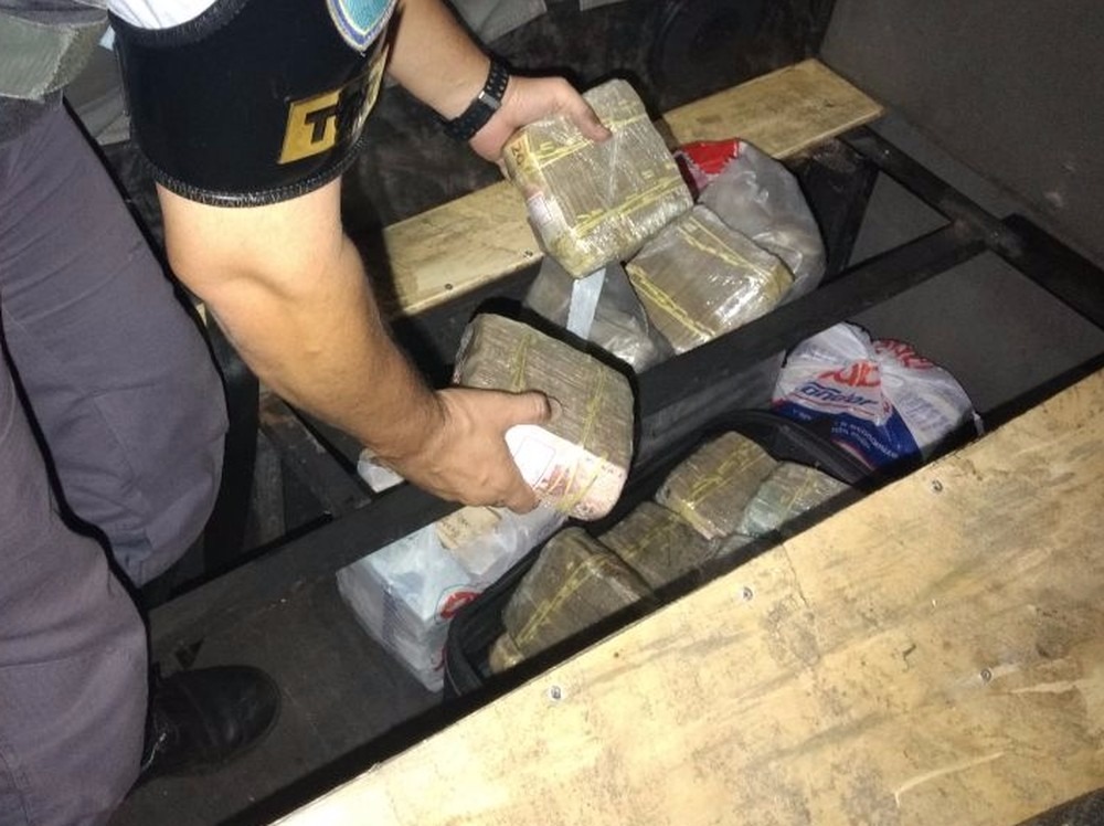 Sul-mato-grossense é preso em SP transportando R$ 1,4 milhão O dinheiro estava em compartimento do micro-ônibus - Foto: Polícia Militar de SP
