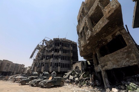 A batalha deixou grandes partes de Mosul em ruínas
Alaa Al-Marjani/Reuters
