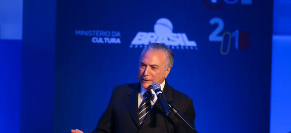 Temer diz que prefeitos podem usar valor da repatriação para pagar 13º salário Temer diz que prefeitos podem usar valor da repatriação para pagar 13º salário