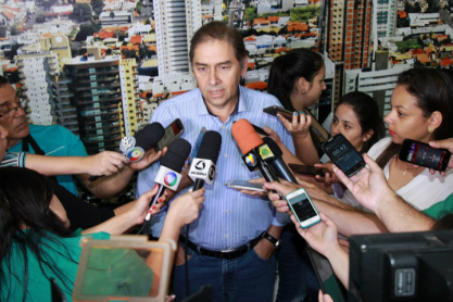 Prefeito assina convênio para obras de pavimentação e drenagem no Jardim das Nações Foto:Eder Andrade