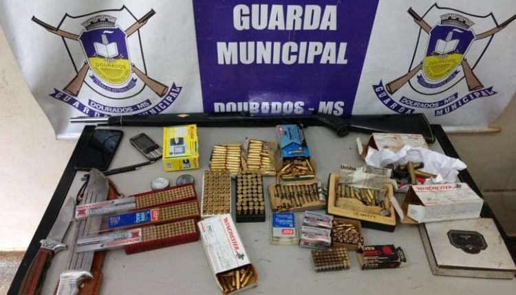 Quatro são flagrados com armas e mais de 440 munições Osvaldo Duarte