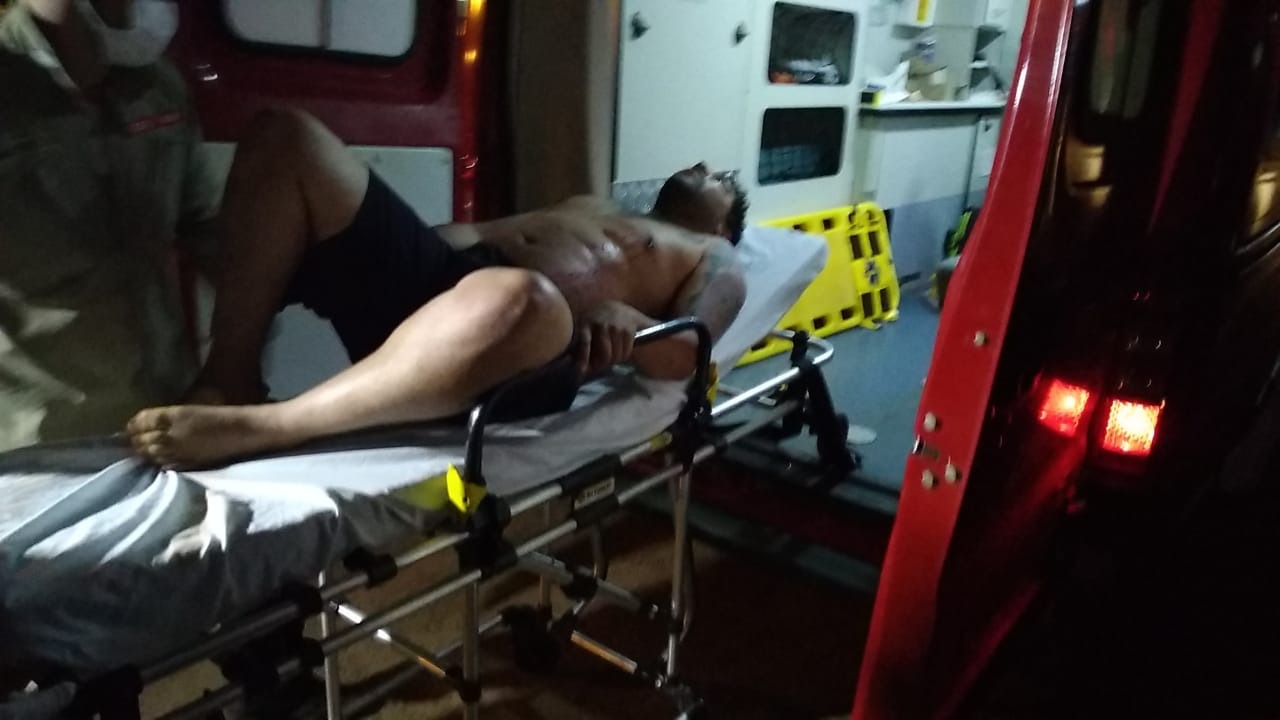 Homem sofre tentativa de homicídio no interior de residência Adilson Domingos
