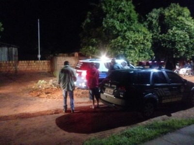 Filho de 38 anos mata pai com várias facadas no interior