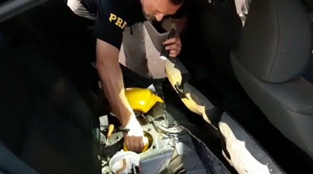 Foragido de MS é preso com 21 kg de droga no tanque de combustível Foragido de MS é preso com 21 kg de droga no tanque de combustível