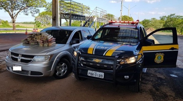 Família é presa com cocaína avaliada em mais de R$ 1 milhão Família é presa com cocaína avaliada em mais de R$ 1 milhão