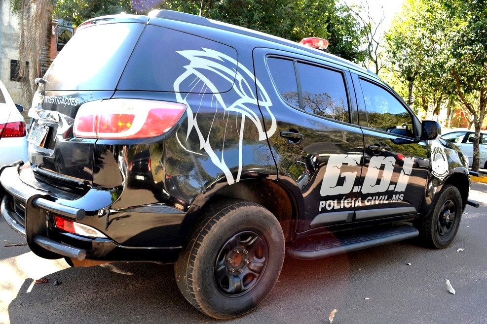 Polícia prende jovem que fugiu, após roubar carro para o tráfico na Capital Divulgação