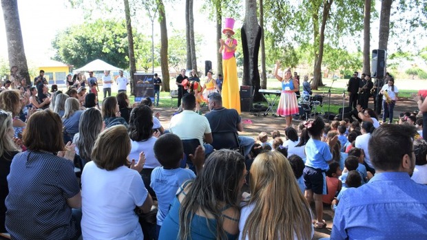Semana literária valoriza trabalho de profissionais da REME e destaca projetos culturais Semana literária valoriza trabalho de profissionais da REME e destaca projetos culturais