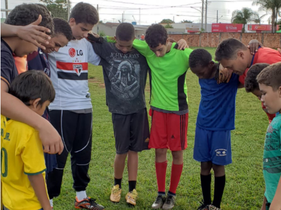 ‘Craques do Amanhã’ retomam atividades com mais de mil crianças e adolescentes Divulgação