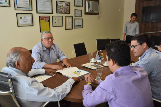 Braz e Renato pleiteiam recursos a senador