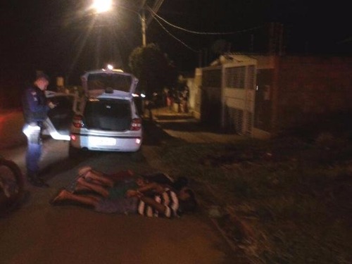 Três dos cinco bandidos ainda tentaram fugir, mas foram capturados pela equipe da Guarda Municipal (Foto: divulgação/Guarda Municipal)
