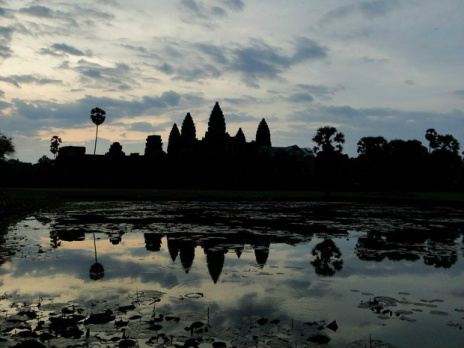Eleito melhor atração por viajantes, templo no Camboja está no Guinness Paisagem do Camboja tem o templo Angkor Wat ao fundo (Foto: Gisele Oliveira/VC no G1)
