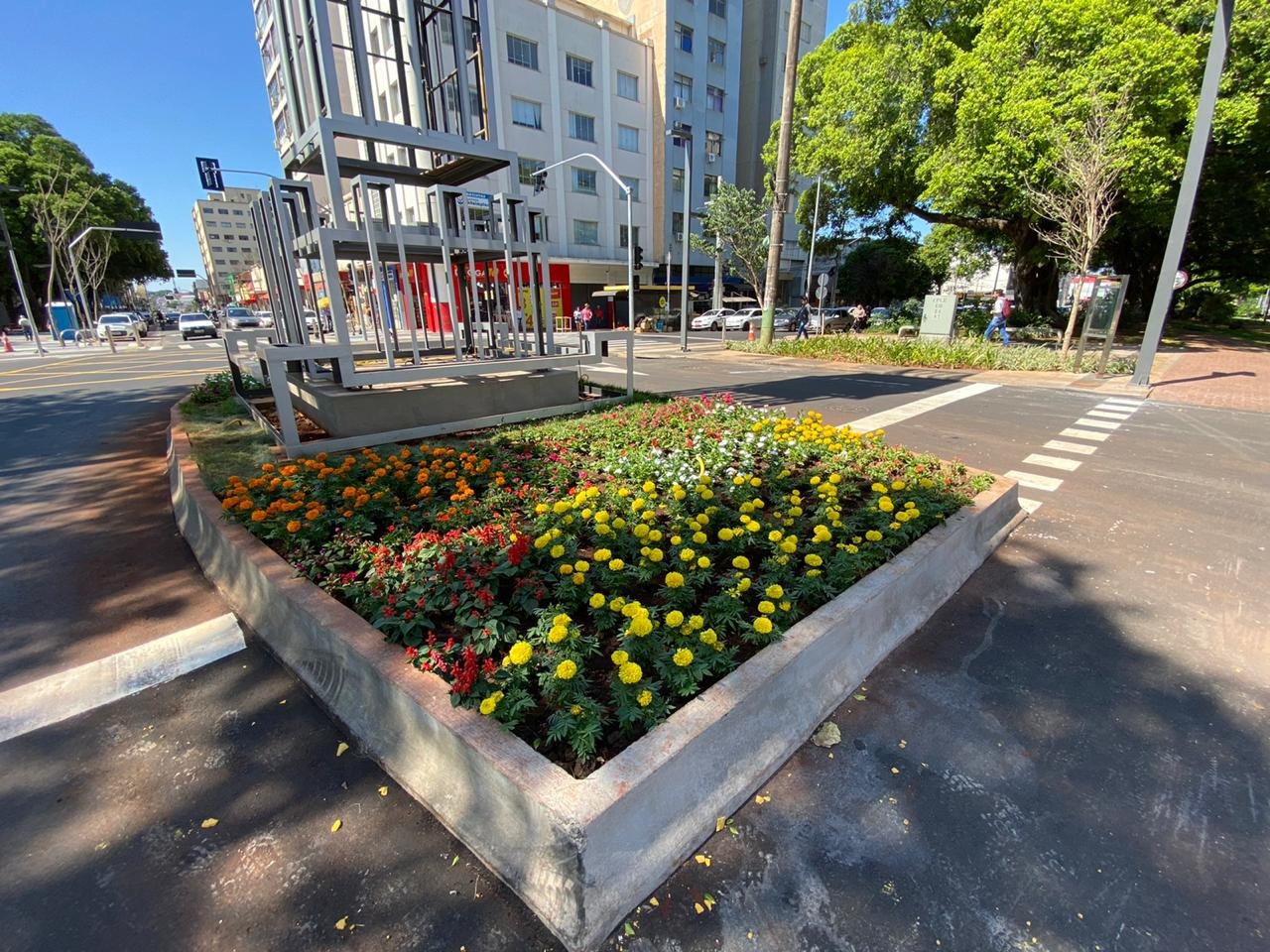 Últimos detalhes dão ar de expectativa para inauguração da Rua 14 de Julho Últimos detalhes dão ar de expectativa para inauguração da Rua 14 de Julho
