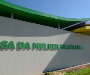 Aplicativo que ajuda no combate à violência ainda não funciona Programa inventado para proteger a mulher vítima da violência doméstica será um instrumento aliado dos investigadores da Casa da Mulher Brasileira; dispositivo ainda passa por ajustes técnicos
(Foto: Bruno Henrique/Correio do Estado)