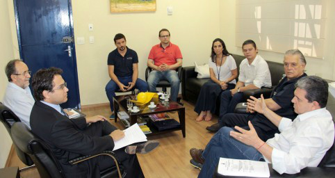 Vereadores têm primeira reunião com equipe de transição e definem pauta de discussões Vereadores têm primeira reunião com equipe de transição e definem pauta de discussões