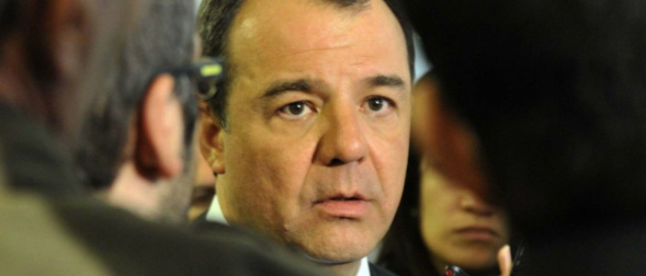 Sérgio Cabral é preso pela PF, acusado de desviar R$ 224 milhões Sérgio Cabral é preso pela PF, acusado de desviar R$ 224 milhões