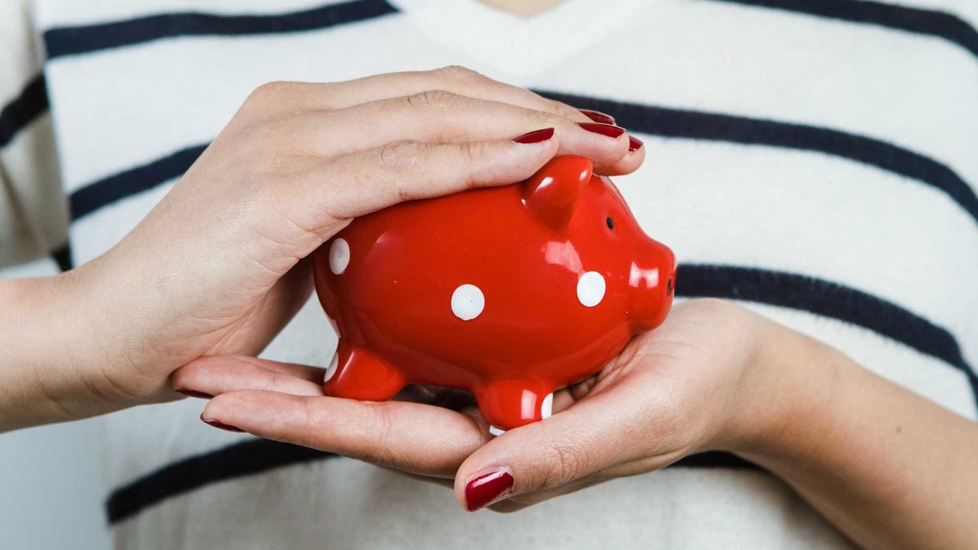 Após dois anos, depósitos na poupança superam resgates