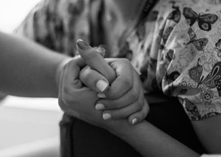 Hospitais devem permitir a presença de doulas durante o parto Hospitais devem permitir a presença de doulas durante o parto