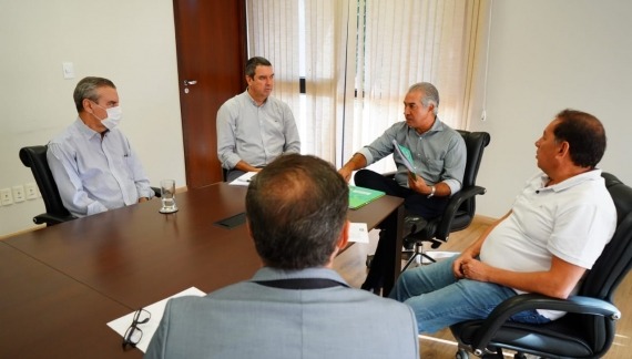 Presidente da ALMS e Comissão de Calamidade discutem com governo ações contra epidemia Presidente da ALMS e Comissão de Calamidade discutem com governo ações contra epidemia