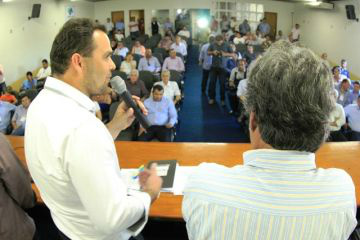 Foto: Edson Ribeiro
Neto durante reunião na Assomasul
